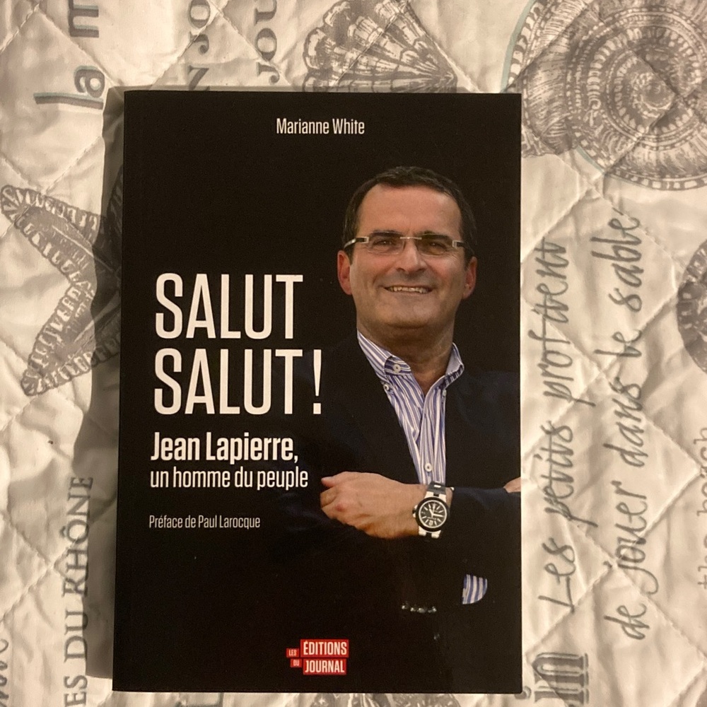 Salut Salut! Book by Marianne White